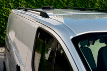 Ford Custom 2013-2022 Barre portatutto Skyport (2 pz, nere) foto 3