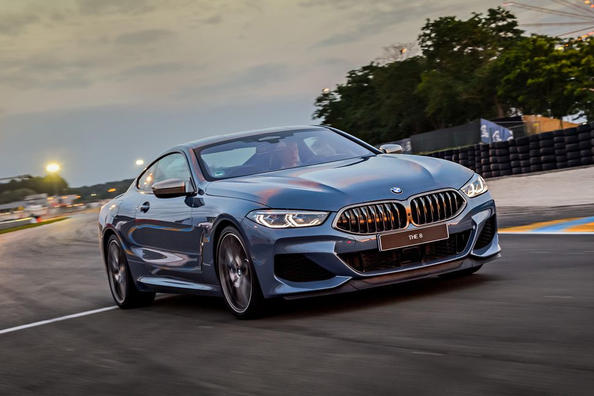 Recensione del nuovo modello a trazione integrale coupé BMW 8-Series