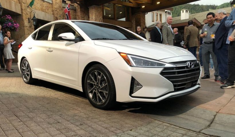 Sfoglia Hyundai Elantra 2019 anno modello