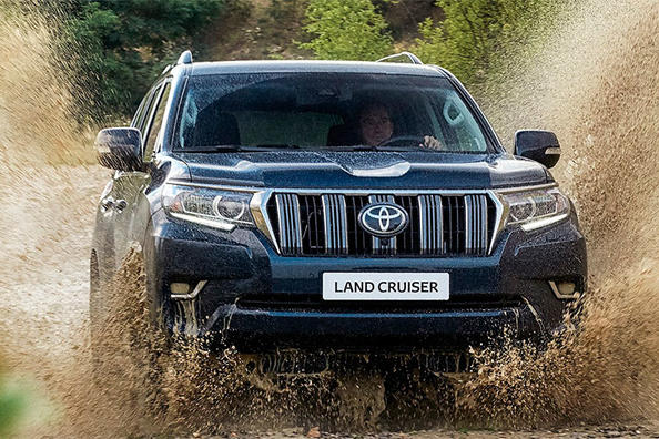 Il rinnovato suv Toyota Land Cruiser Prado