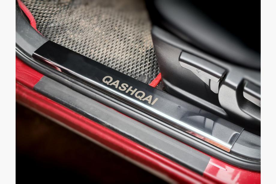 Nissan Qashqai 2007-2010 Coperture battitacco in plastica (4 pz, acciaio inox) Foto 1