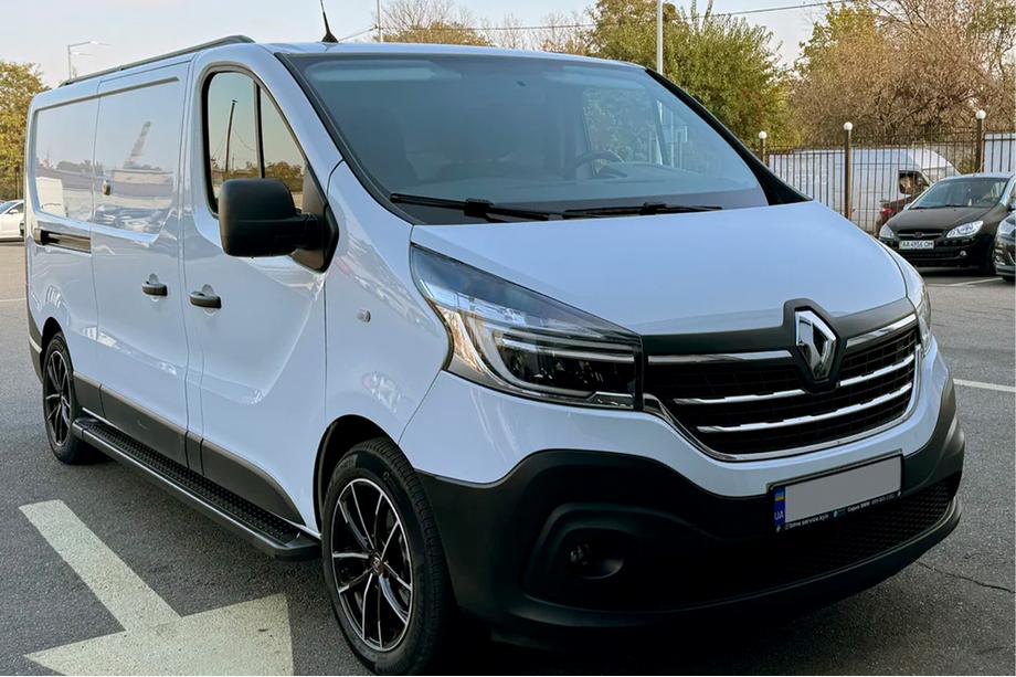 Nissan NV300/Primastar 2016- Pedane Laterali Allmond Black (2 pz, Alluminio) Foto 4