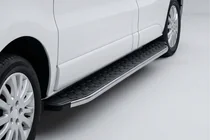 Nissan NV300/Primastar 2016- Pedane Laterali BlackLine (2 pz, Alluminio) foto 1