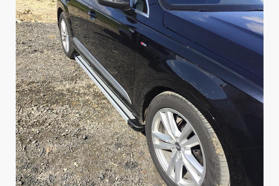 Audi Q7 2015–2026 Pedane Laterali Maya V4 (2 pz, Alluminio) Image