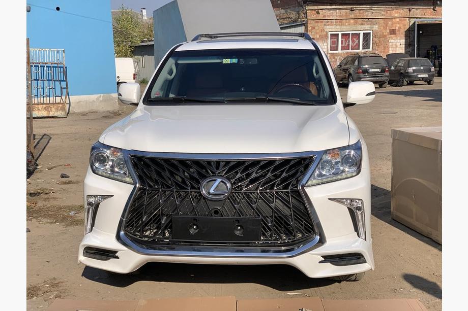 Lexus LX570/450d 2008-2022 Paraurti anteriore per 2008-2015 stile restyling (primer per verniciatura) Nero Foto 10