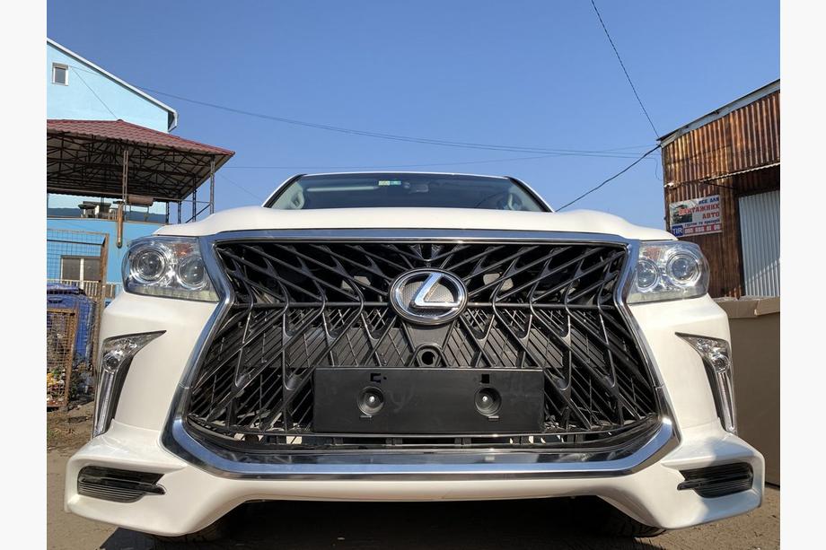 Lexus LX570/450d 2008-2022 Paraurti anteriore per 2008-2015 stile restyling (primer per verniciatura) Nero Foto 11