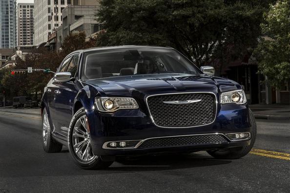 Sfoglia berlina Chrysler 300 di seconda generazione Foto 9