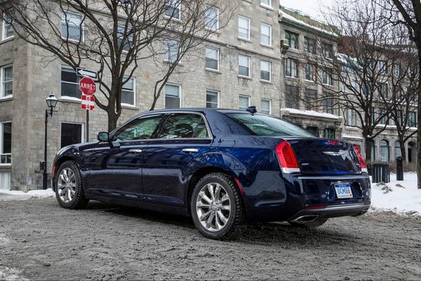 Sfoglia berlina Chrysler 300 di seconda generazione Foto 8