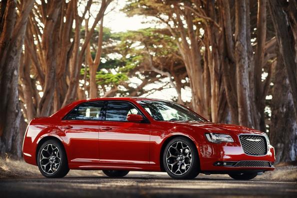 Sfoglia berlina Chrysler 300 di seconda generazione Foto 2