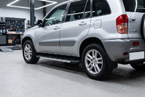 Toyota Rav 4 2001-2005 Pedane Laterali RedLine V1 (2 pz, Alluminio) foto 3