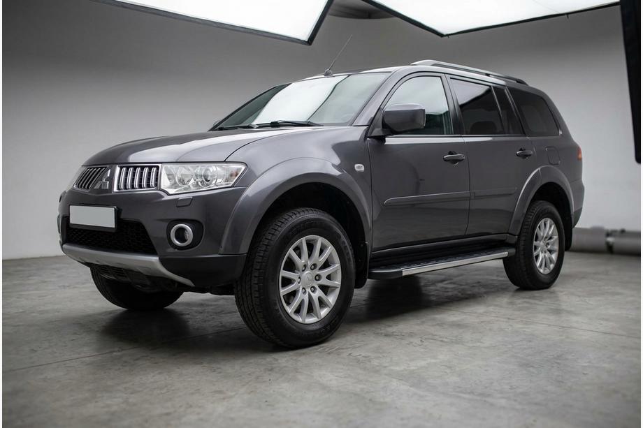 Mitsubishi Pajero Sport 2008-2015 Pedane Laterali Duru (2 pz, Alluminio) Foto 1