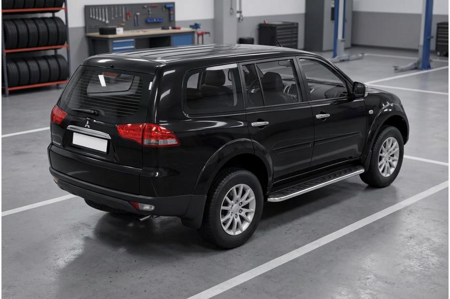 Mitsubishi Pajero Sport 2008-2015 Pedane Laterali Maydos V1 (2 pz, Alluminio e Acciaio Inox) Foto 1