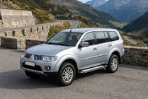 Mitsubishi Pajero Sport 2008-2015 Pedane Laterali Rainbow (2 pz, Alluminio) foto 1