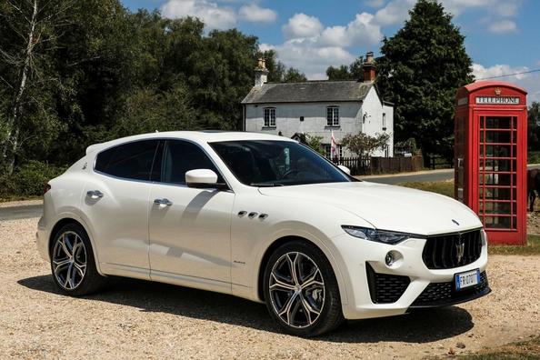 Sfoglia crossover Maserati Levante