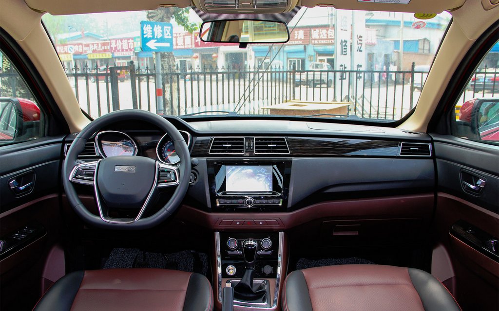 Crossover a sette posti Lifan Myway