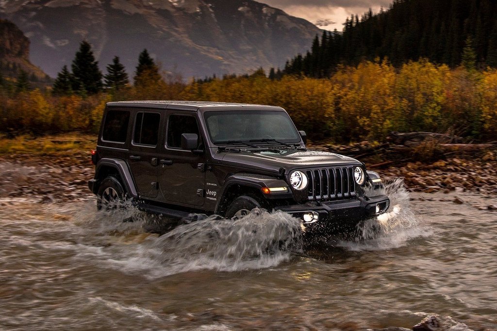 Cinque porte suv Jeep Wrangler quarta generazione