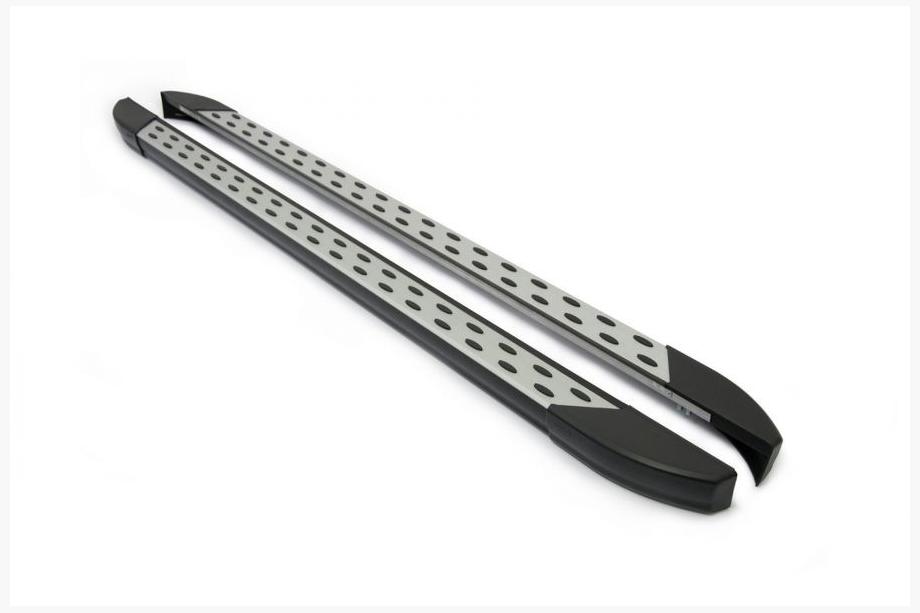 Mercedes Sprinter W907/W910 2018- Pedane Laterali DOT-Line (2 pz, Alluminio) Passo Medio Foto 2