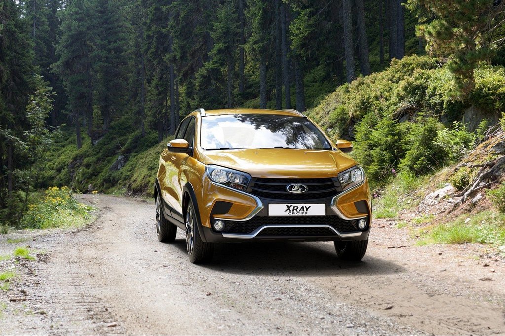 Sfoglia berlina fuoristrada Lada XRAY Cross