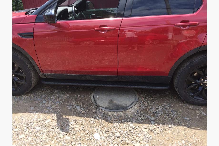 Land Rover Discovery Sport 2014- Pedane Laterali Bosphore Black (2 pz, Alluminio) Foto 2