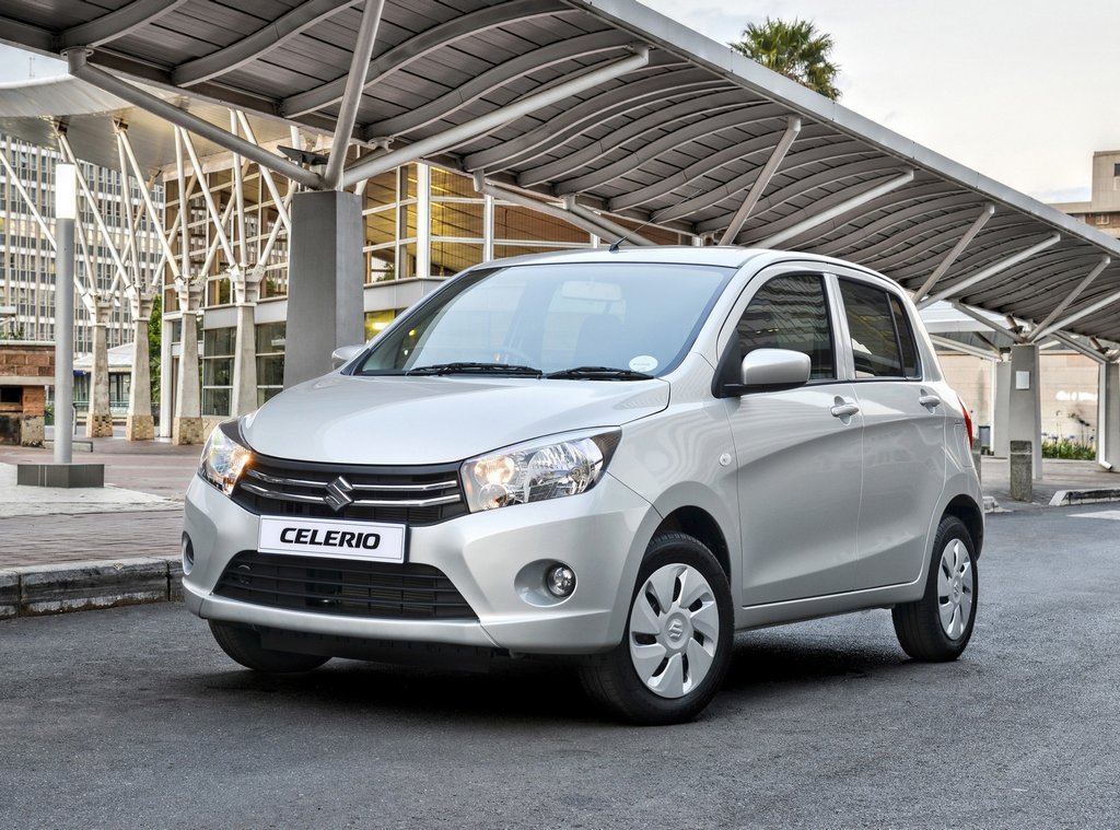 Sfoglia berlina compatta Suzuki Celerio