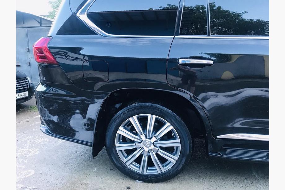 Lexus LX570/450d 2008-2022 Kit Carrozzeria (TRD Sport 2017-2020) Foto 11