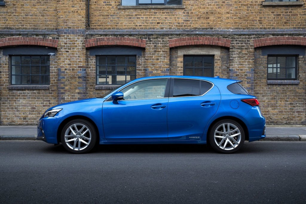 Sfoglia ibrida della berlina Lexus CT 200h