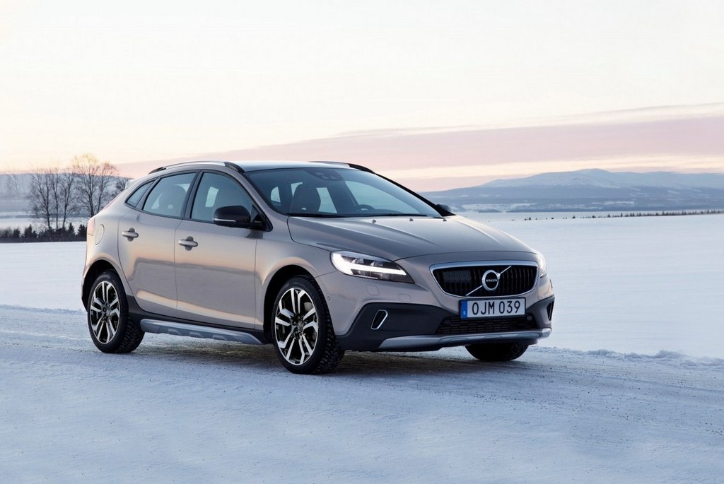 Sfoglia off-road della versione berlina Volvo V40 Cross Country