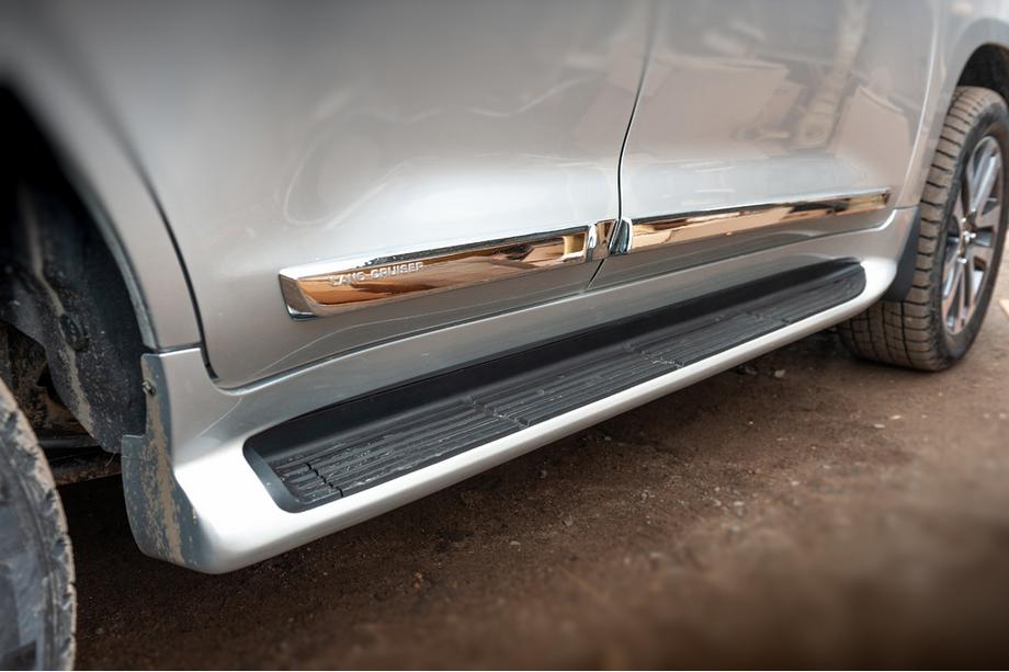 Toyota Land Cruiser 200 2007-2021 Set Modanature Porta (2016-2021) Image