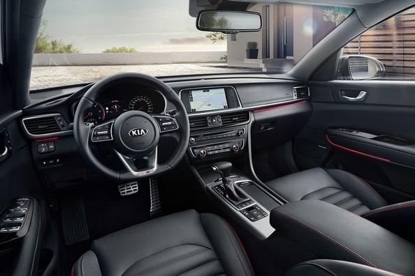 Recensione di carica della berlina KIA Optima GT Foto 5