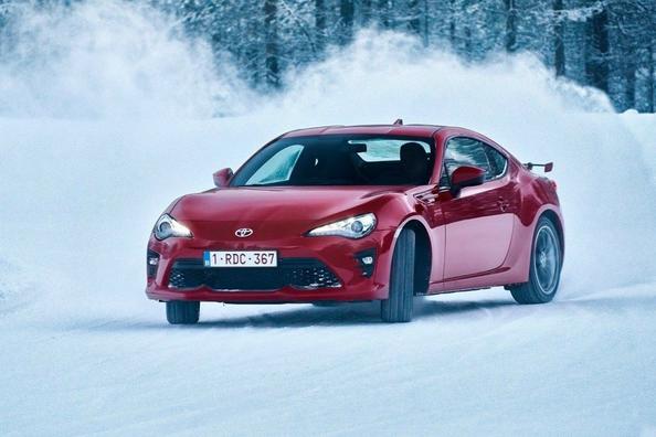 Recensione aggiornato coupé Toyota GT86