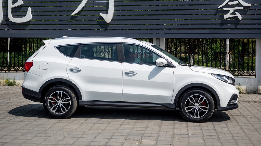 Recensione aggiornato crossover Dongfeng 580