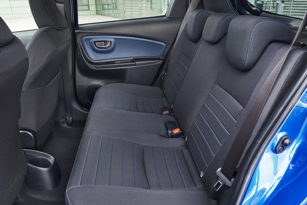 Sfoglia ibrida di modifica della berlina Toyota Yaris Hybrid