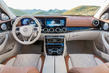 Panoramica della berlina Mercedes-Benz E-Class di quinta generazione foto 4