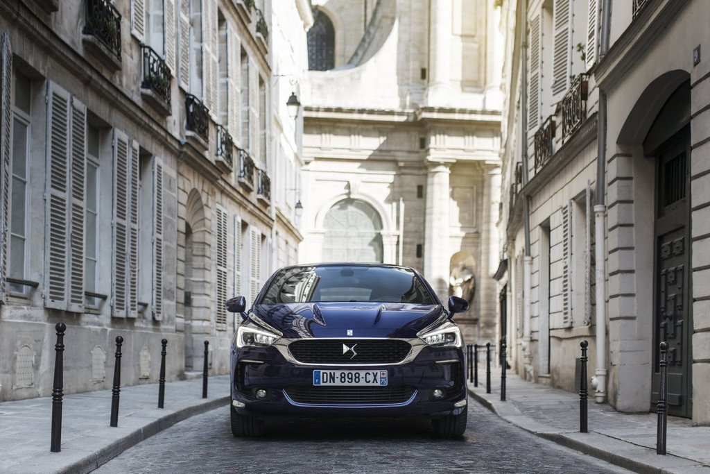 Sfoglia cinque porte berlina Citroen DS5