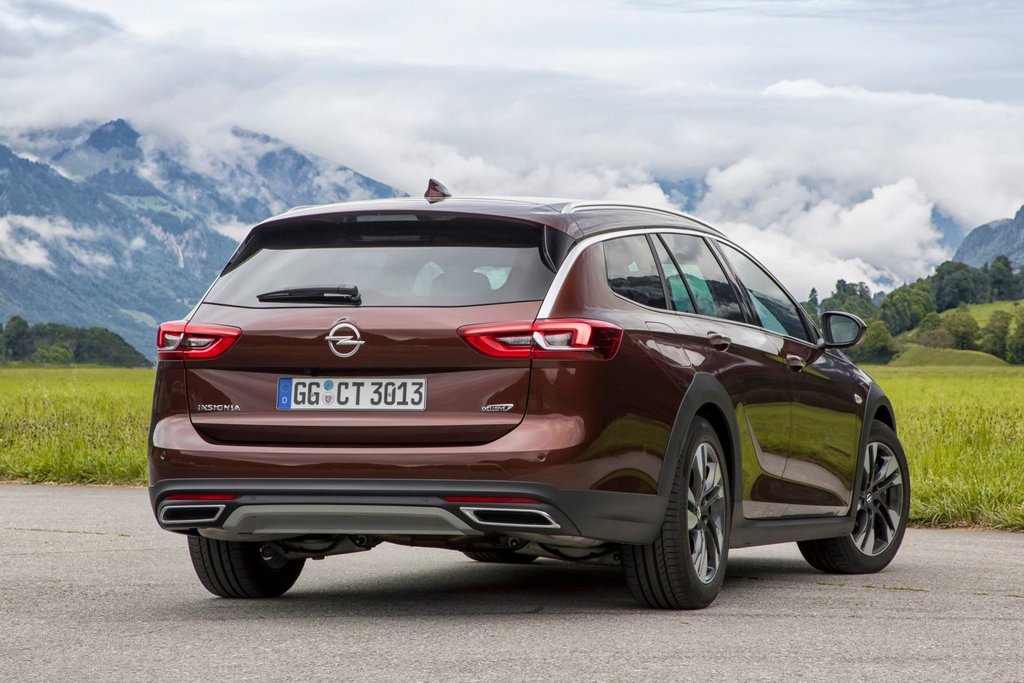 Station wagon fuoristrada Opel Insignia Country Tourer