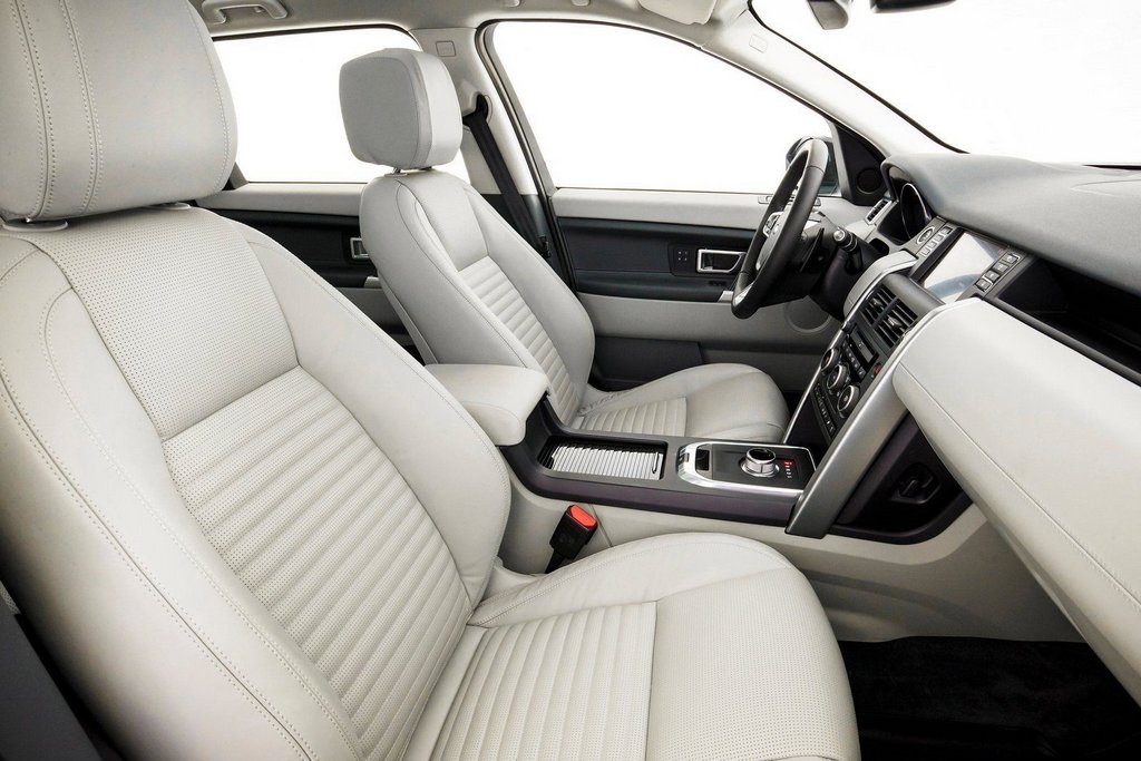 Sfoglia crossover sette posti Land Rover Discovery Sport