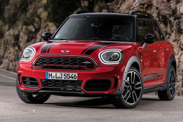 Recensione di un crossover compatto MINI JCW Countryman