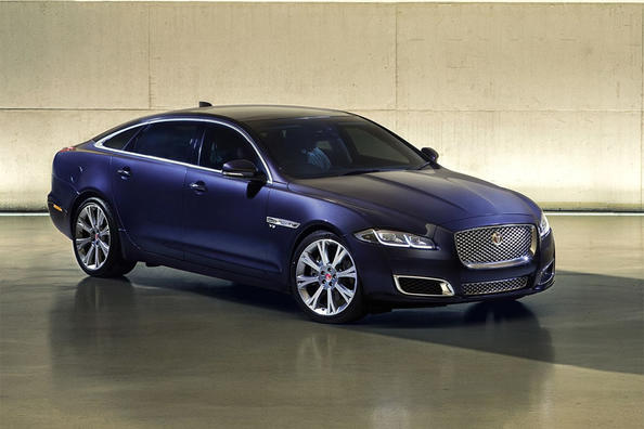 Sfoglia berlina ammiraglia Jaguar XJ