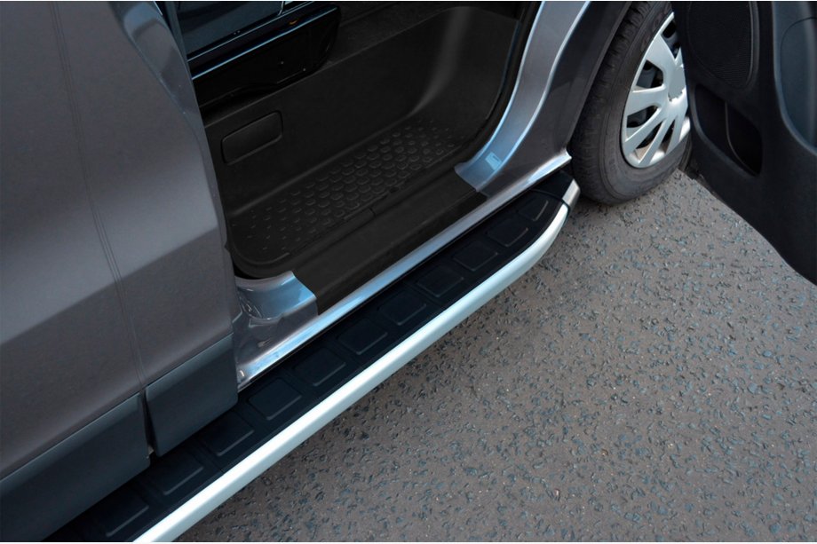 Peugeot Bipper 2008-2017 Pedane laterali Fullmond (2 pz, alluminio) Image