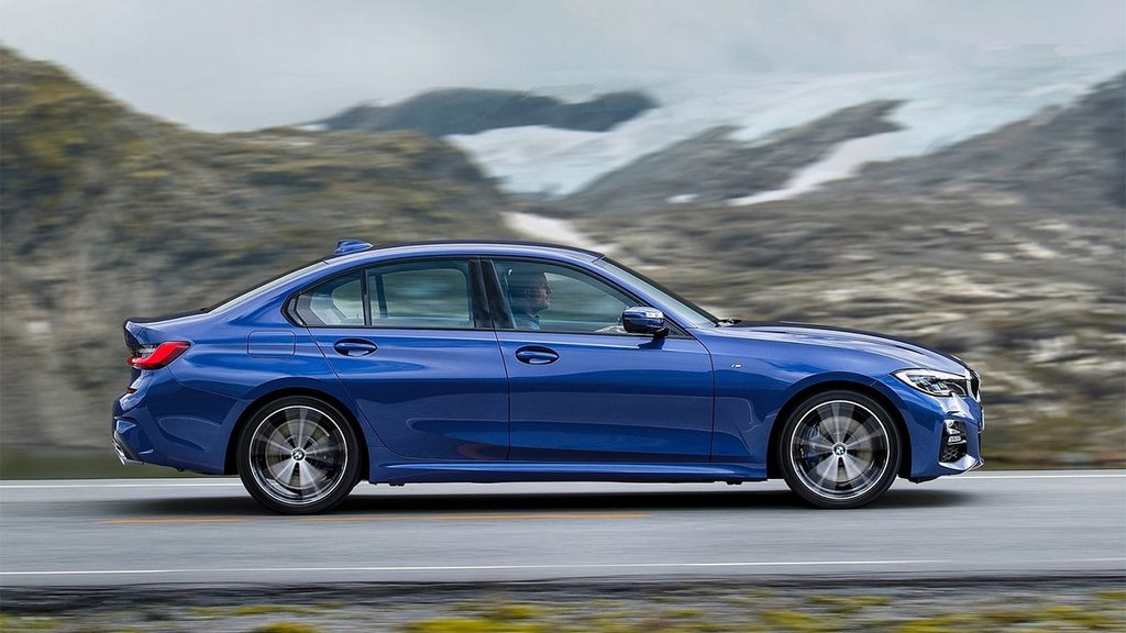 Sfoglia la settima generazione della berlina BMW Serie 3