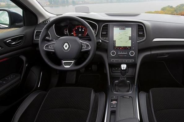 Sfoglia berlina Renault Megane quarta generazione Foto 6