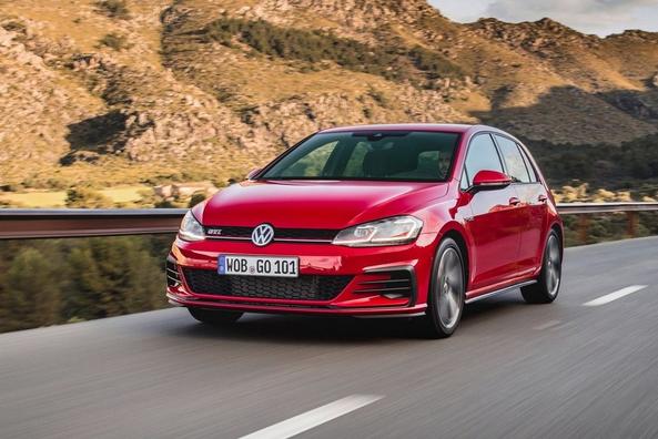 La recensione di carica modifica berlina Volkswagen Golf GTI Foto 9