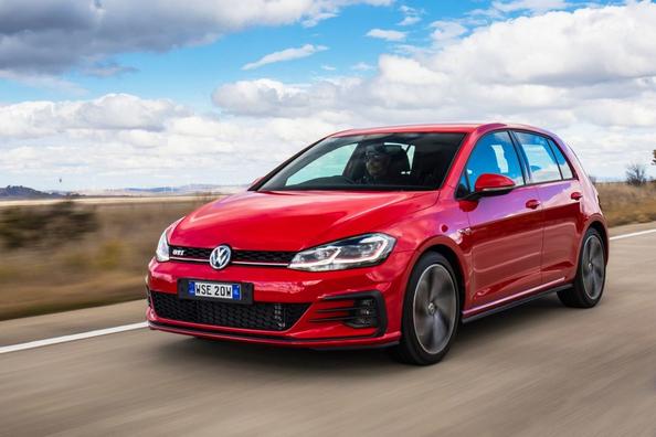 La recensione di carica modifica berlina Volkswagen Golf GTI Foto 8