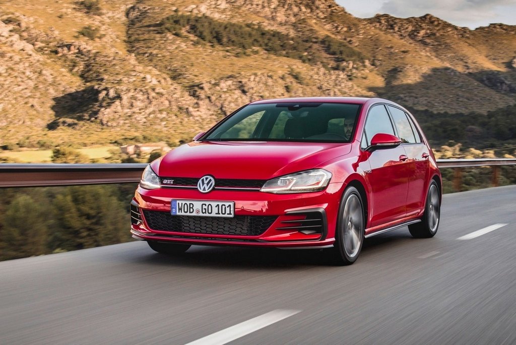 La recensione di carica modifica berlina Volkswagen Golf GTI