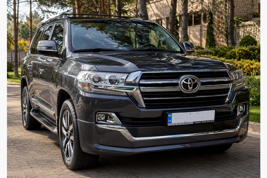 Toyota Land Cruiser 200 2007-2021 Kit carrozzeria 2016-2021 (Executive 2019) Foto 7