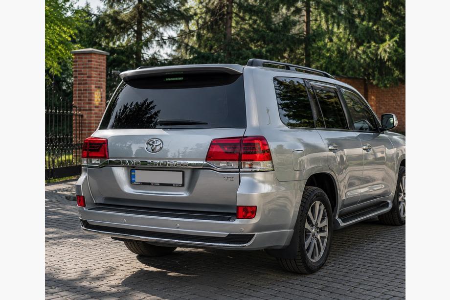 Toyota Land Cruiser 200 2007-2021 Kit carrozzeria 2016-2021 (Executive 2019) Foto 3