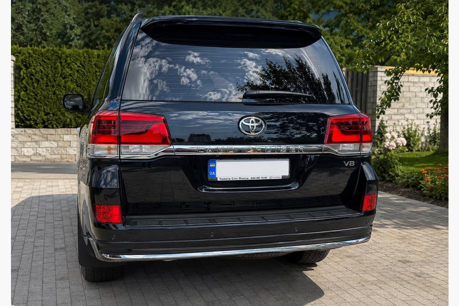 Toyota Land Cruiser 200 2007-2021 Kit carrozzeria 2016-2021 (Executive 2019) Foto 8