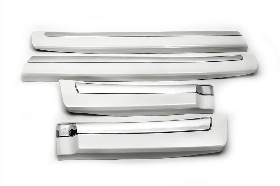 Toyota Land Cruiser 200 2007-2021 Kit Modanature Porta (2008-2016) Bianco Foto 4