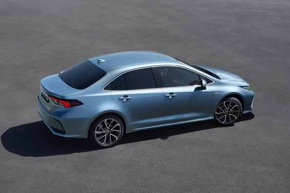 Sfoglia berlina Toyota Corolla dodicesima generazione Foto 4