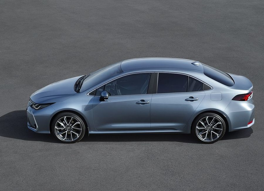 Sfoglia berlina Toyota Corolla dodicesima generazione